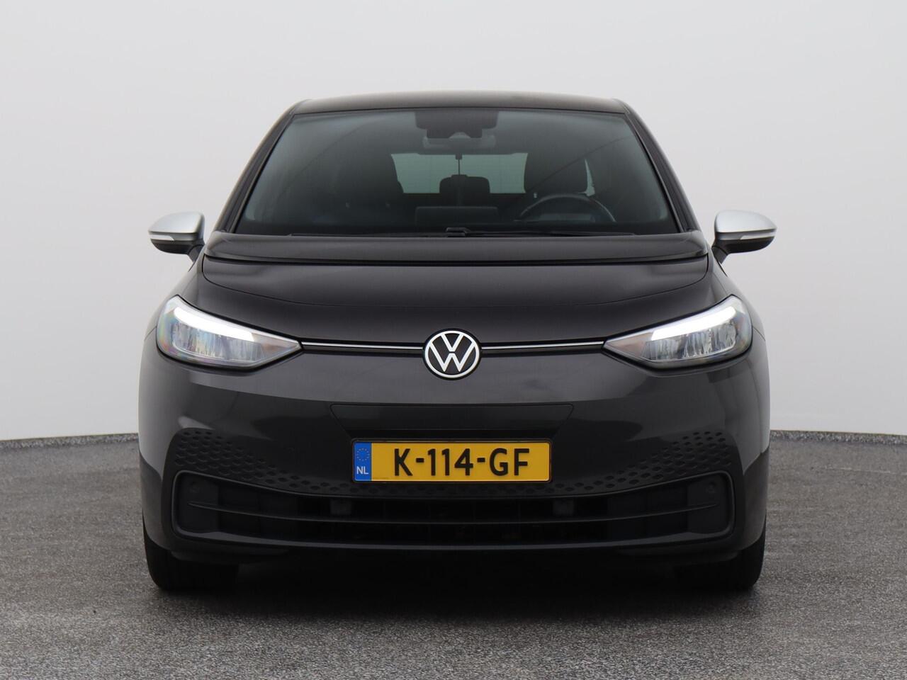 Volkswagen ID.3 First 58 kWh | ADAPTIVE | STOEL- EN STUURVERW. | TREKHAAK