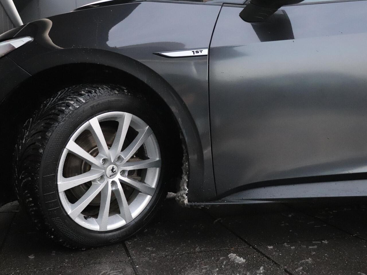 Volkswagen ID.3 First 58 kWh | PDC | SOH 91% | CRUISE | NAVI | APPLE CARPLAY | STOEL/STUURVERW. |