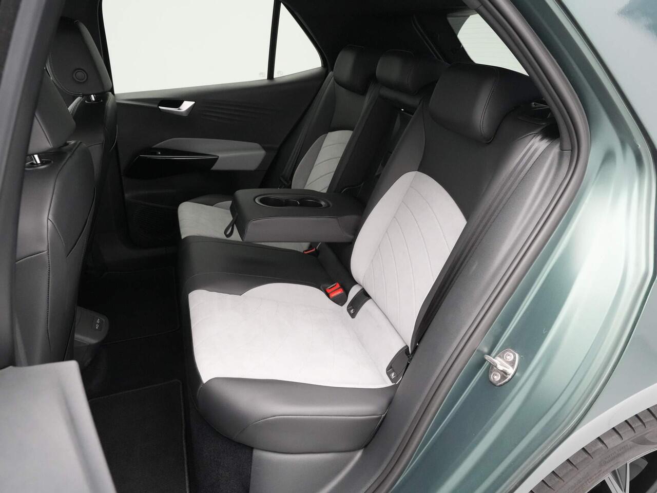 Volkswagen ID.3 Pro Advantage 58 kWh ACC Camera DAB Stoelverwarming 19 inch