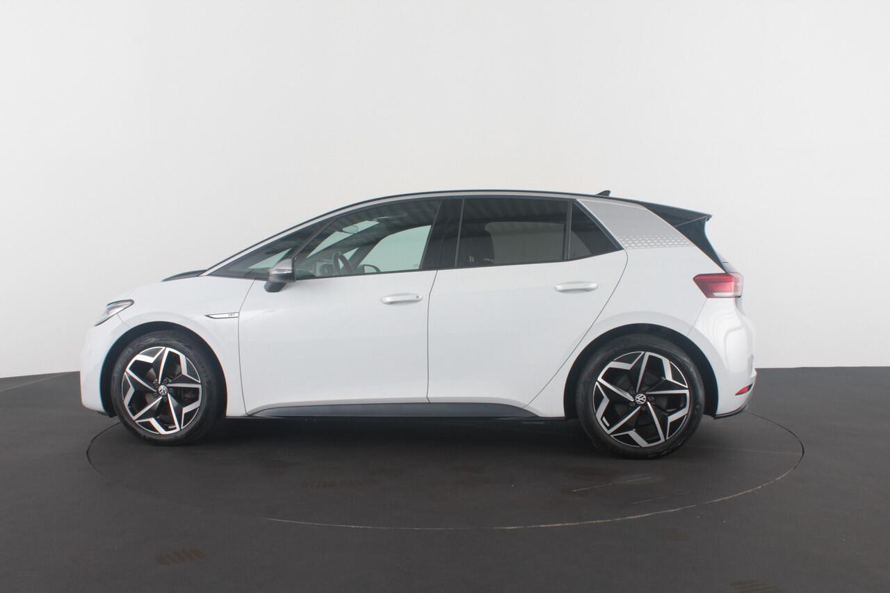 Volkswagen ID.3 First Plus 58 kWh > 204pk/Camera/Matrix-LED/Glacier White met zwart dak