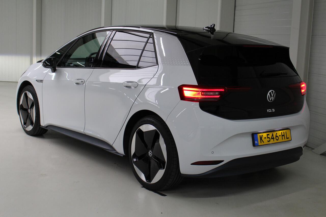 Volkswagen ID.3 First Max 58 kWh Panoramadak | Camera | El. stoelverstelling + massage | IQ-Light