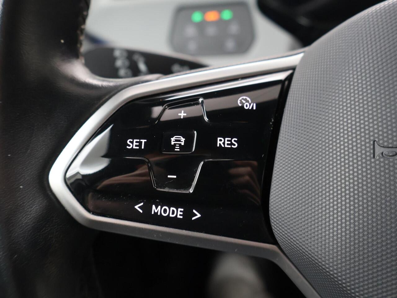 Volkswagen ID.3 First Plus 58 kWh | 204 PK | SoH 85% | Matrix LED | 19" LM velgen | Apple Carplay/Android Auto | Voorstoelen verwarmd |