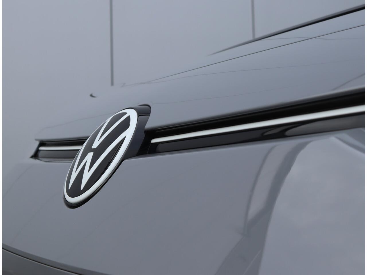 Volkswagen ID.3 Pure 45 kWh | Trekhaak | Stoelverwarming | Adaptieve Cruise