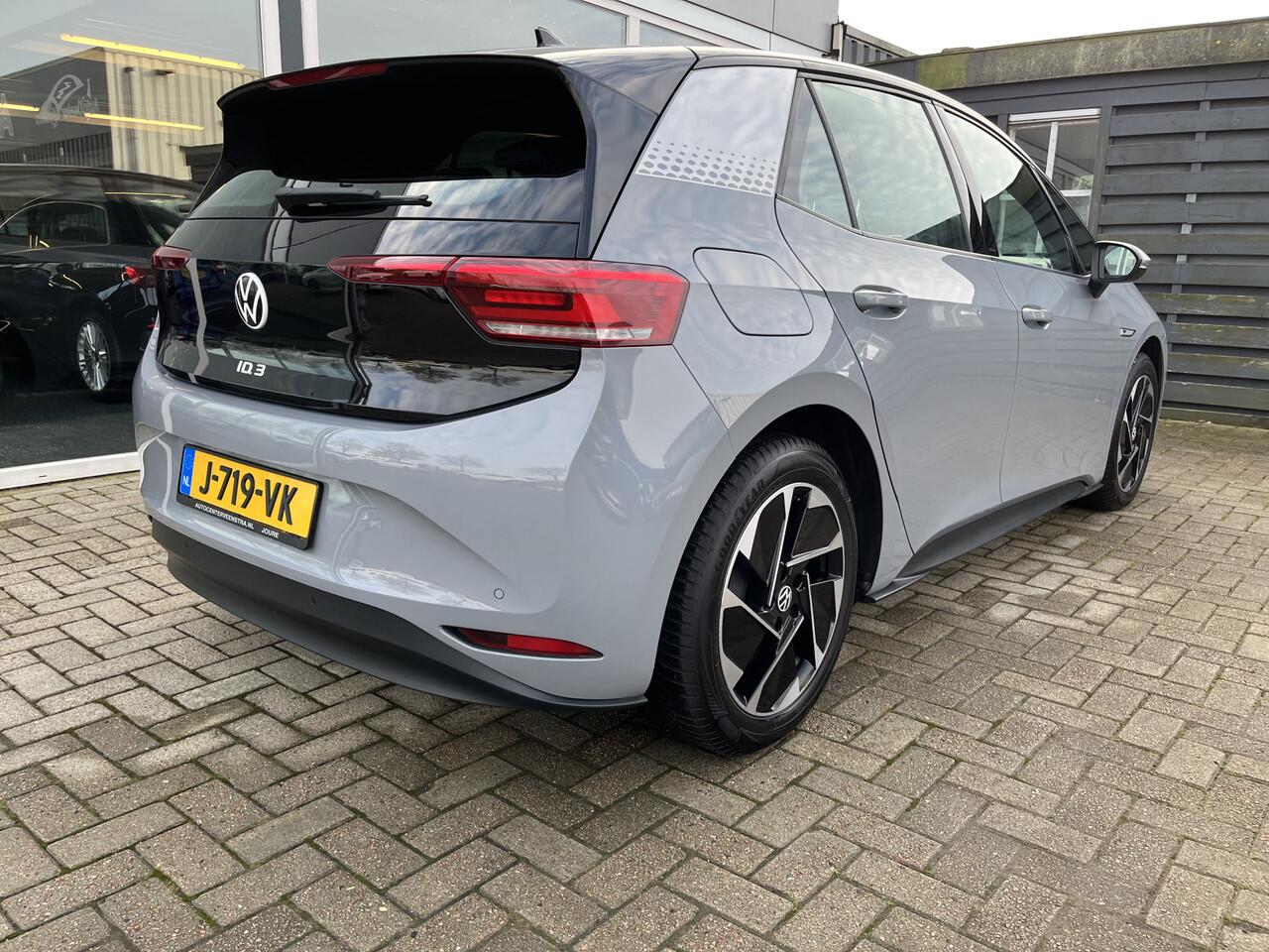 Volkswagen ID.3 First 58 kWh 50% deal 7.775,- ACTIE Carplay / Stoelverwarming / Clima / Cruise