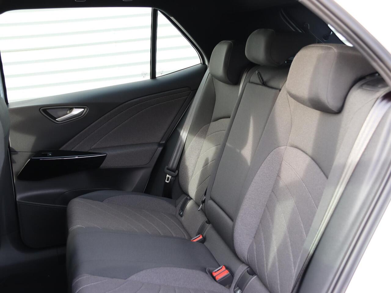 Volkswagen ID.3 Pure Oranje Edition 52 kWh accu, 125 kW / 170 pk H atchback Elektrische aandrijving | Comfort pakket | Assistance pakket |