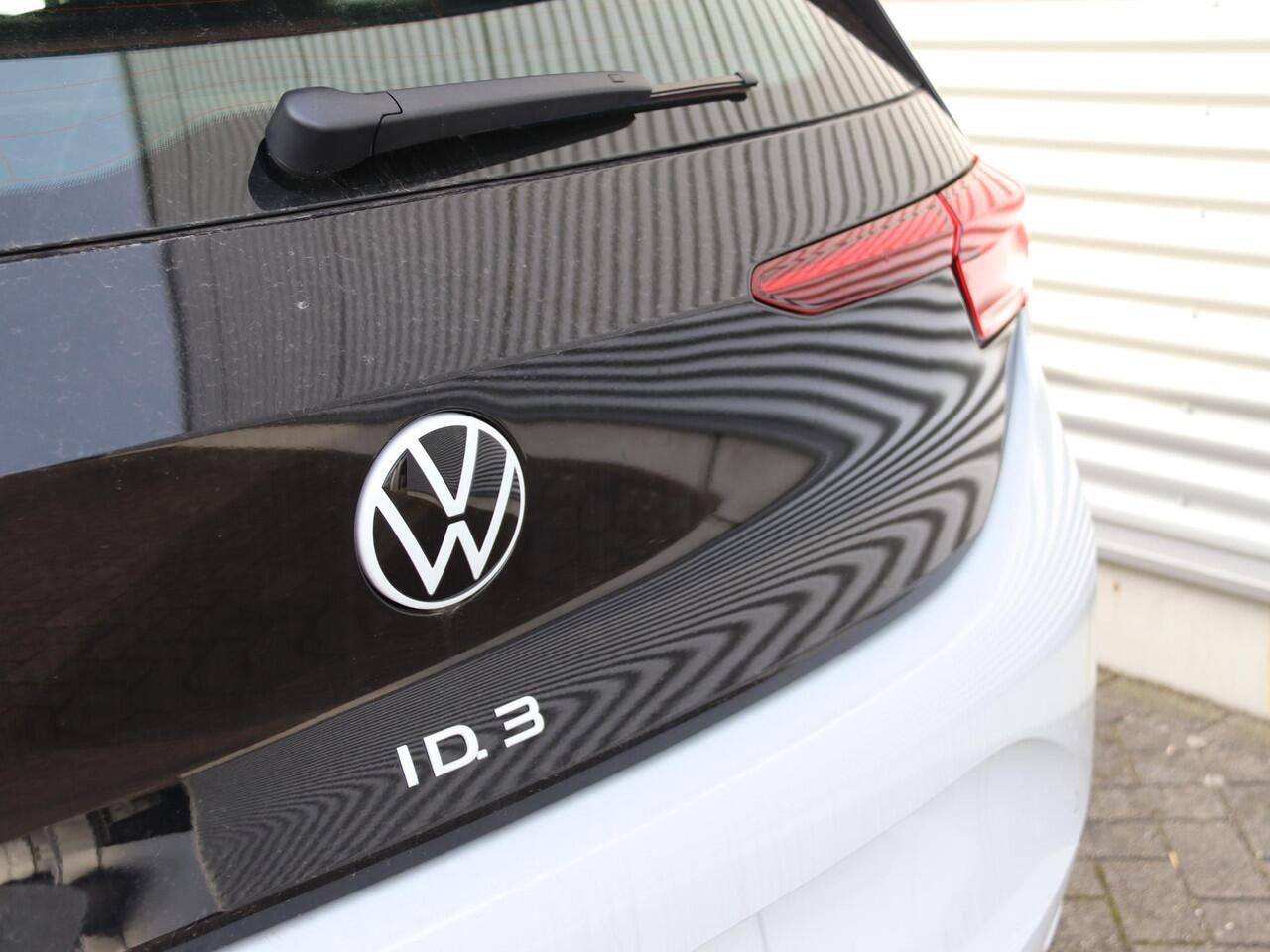 Volkswagen ID.3 Pure Oranje Edition 52 kWh accu, 125 kW / 170 pk H atchback Elektrische aandrijving | Comfort pakket | Assistance pakket |