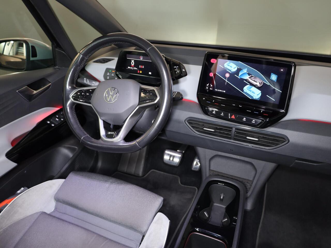 Volkswagen ID.3 First Max 58 kWh 204pk | Navigatie | Parkeersensoren | Keyless | Led Matrix | Camera | Electr.verstelbare voorstoelen| SOH 84%