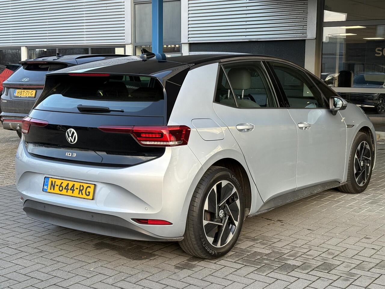 Volkswagen ID.3 Pro 58 kWh First Edition | 360 Camera | Stoel- & Stuurwielverwarming | Adaptive Cruise | Side Assist | Navi |