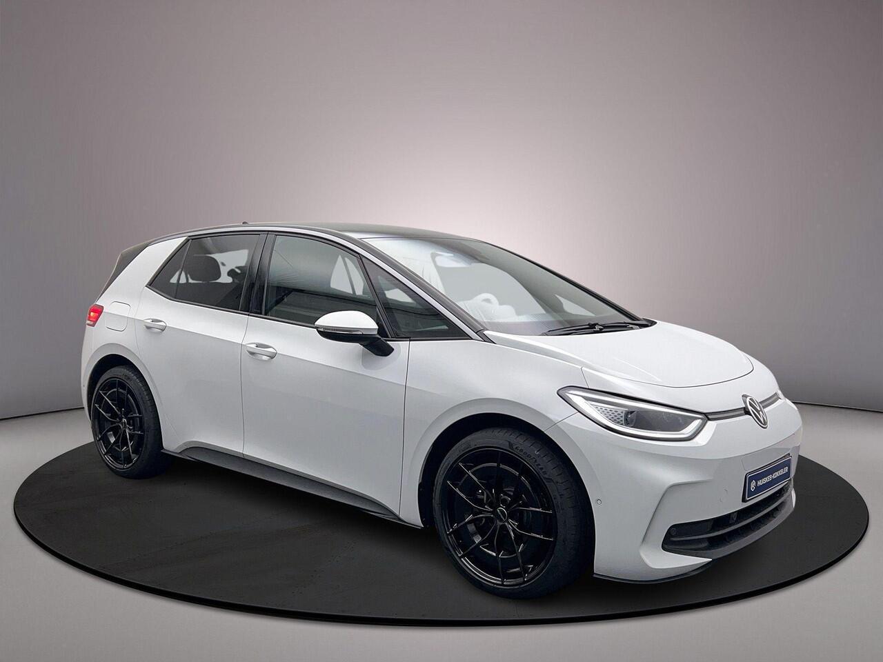 Volkswagen ID.3 Pro Business 204pk Automaat Adaptive cruise control, Stuurwiel verwarmd, Achteruitrijcamera, Navigatie, LED matrix koplampen, Stoelverwarming, Parkeersensoren