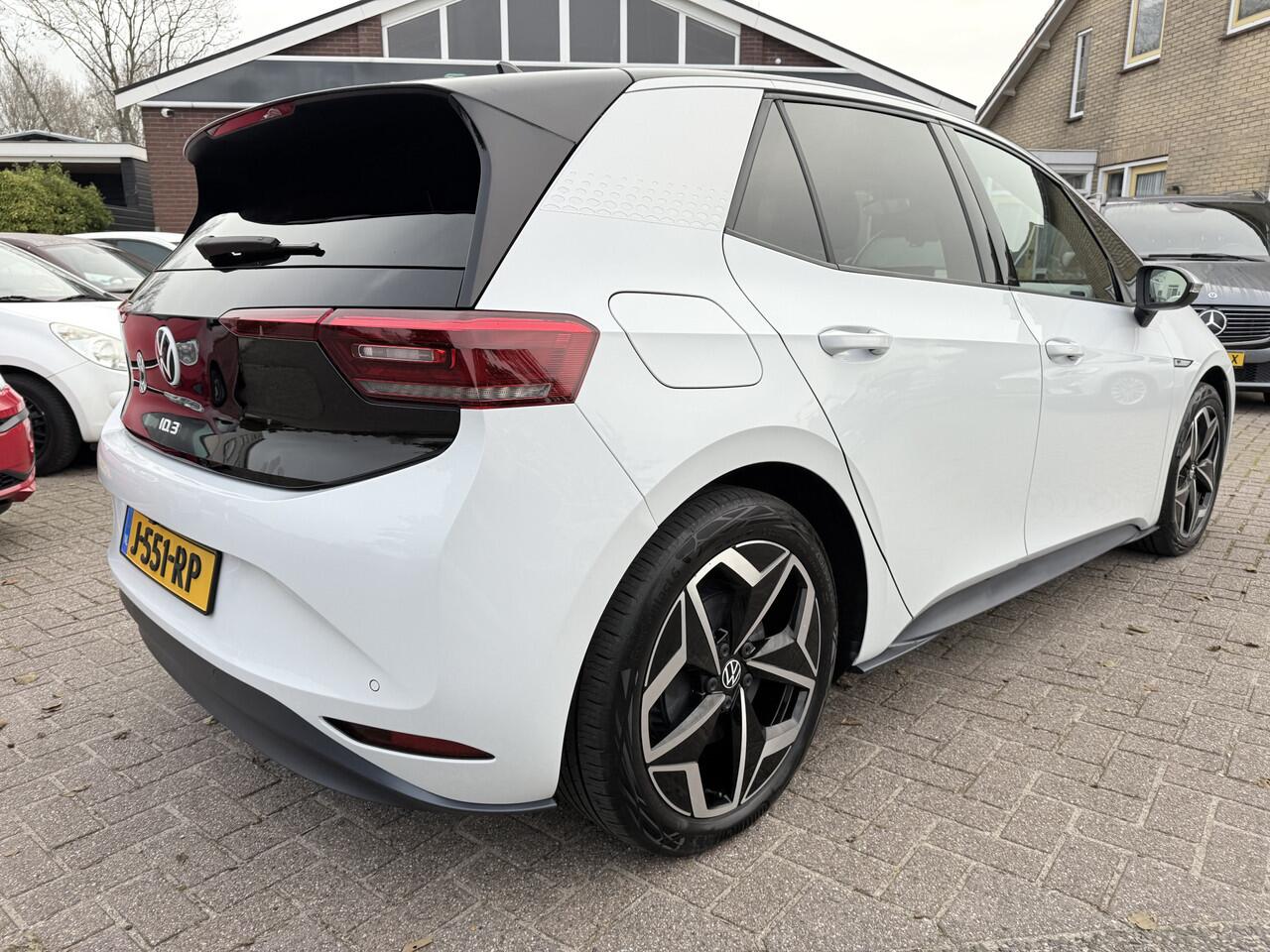 Volkswagen ID.3 First Plus 58 kWh SOH 91.6%,Camera, Trekhaak, 19''Lmv