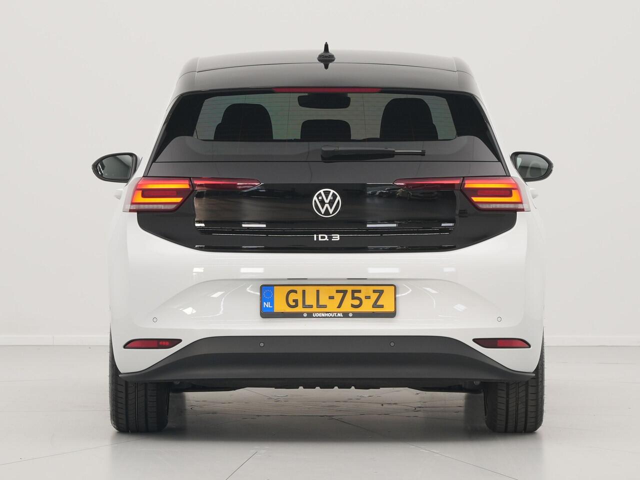 Volkswagen ID.3 Pure Oranje Edition 52 kWh Camera 19"velgen Privacy Glass navigatie Led 181