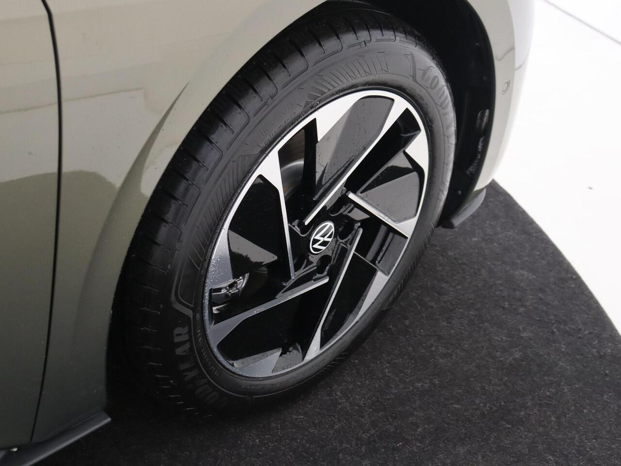 Volkswagen ID.3 Pro Business | Achterlichten LED, luxe uitgevoerd incl. dynamische knipperlichten | Airconditioning automatisch, 2-zone (Climatronic) | Buitenspiegels elektrisch instel-, verwarm- en inklapbaar