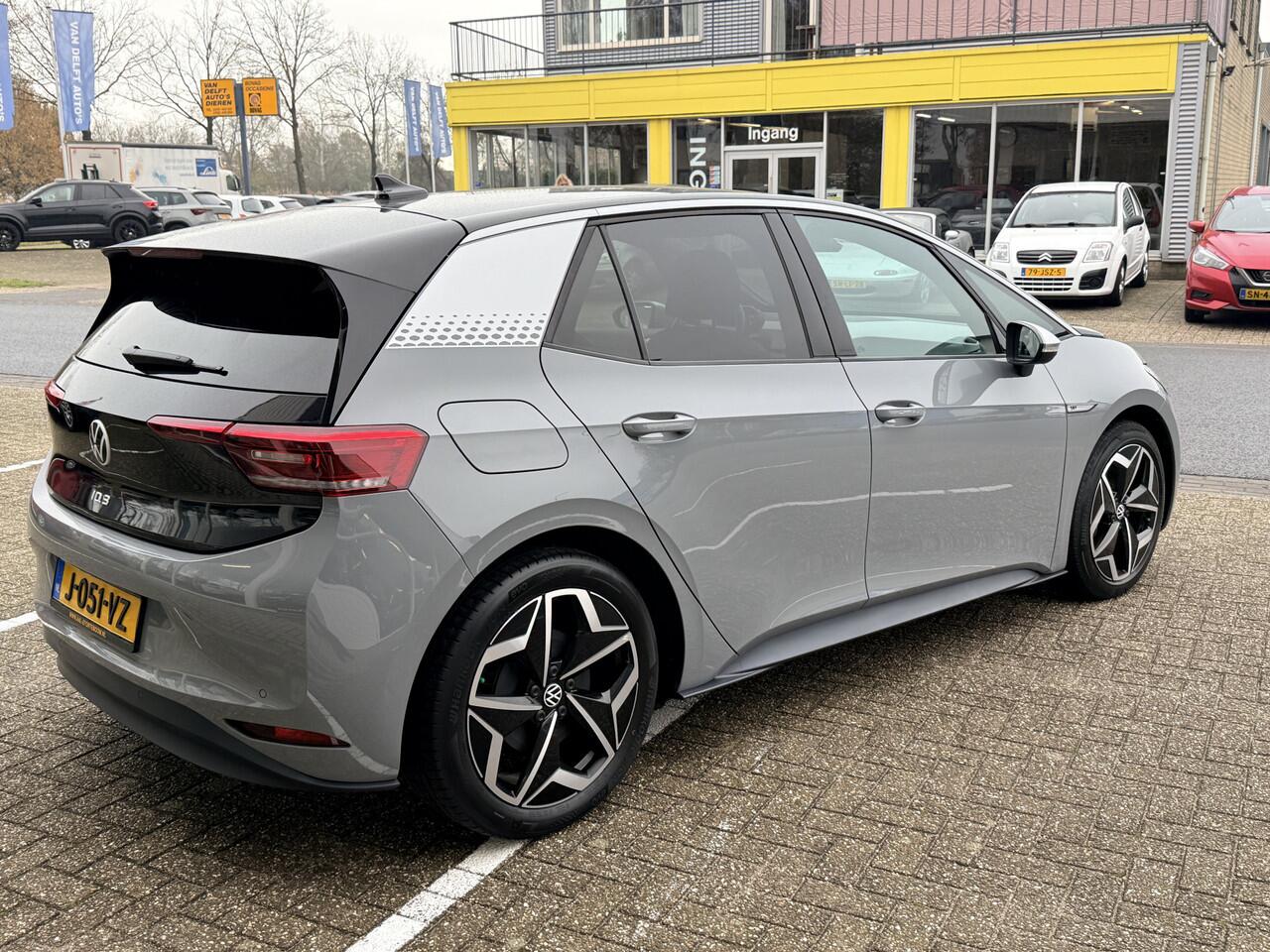 Volkswagen ID.3 First Plus 58 kWh | Matrix LED | Adapt. Cruise | Keyless | Stuur- en Stoelverwarming | PDC v+a incl. Camera