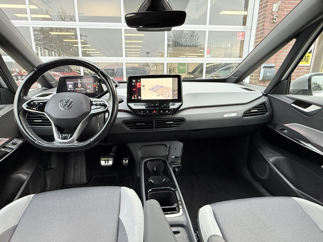 Volkswagen ID.3 First Plus 58 kWh SOH 91.6%,Camera, Trekhaak, 19''Lmv