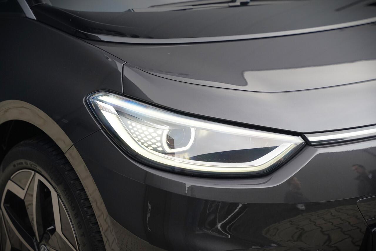 Volkswagen ID.3 First Plus 58 kWh | Stoelverwarming | Stuurverwarming | Camera | Adaptive Cruise Control | Navigatie | Keyless | Parkeersensoren | LED | Apple Carplay | BTW | NAP |
