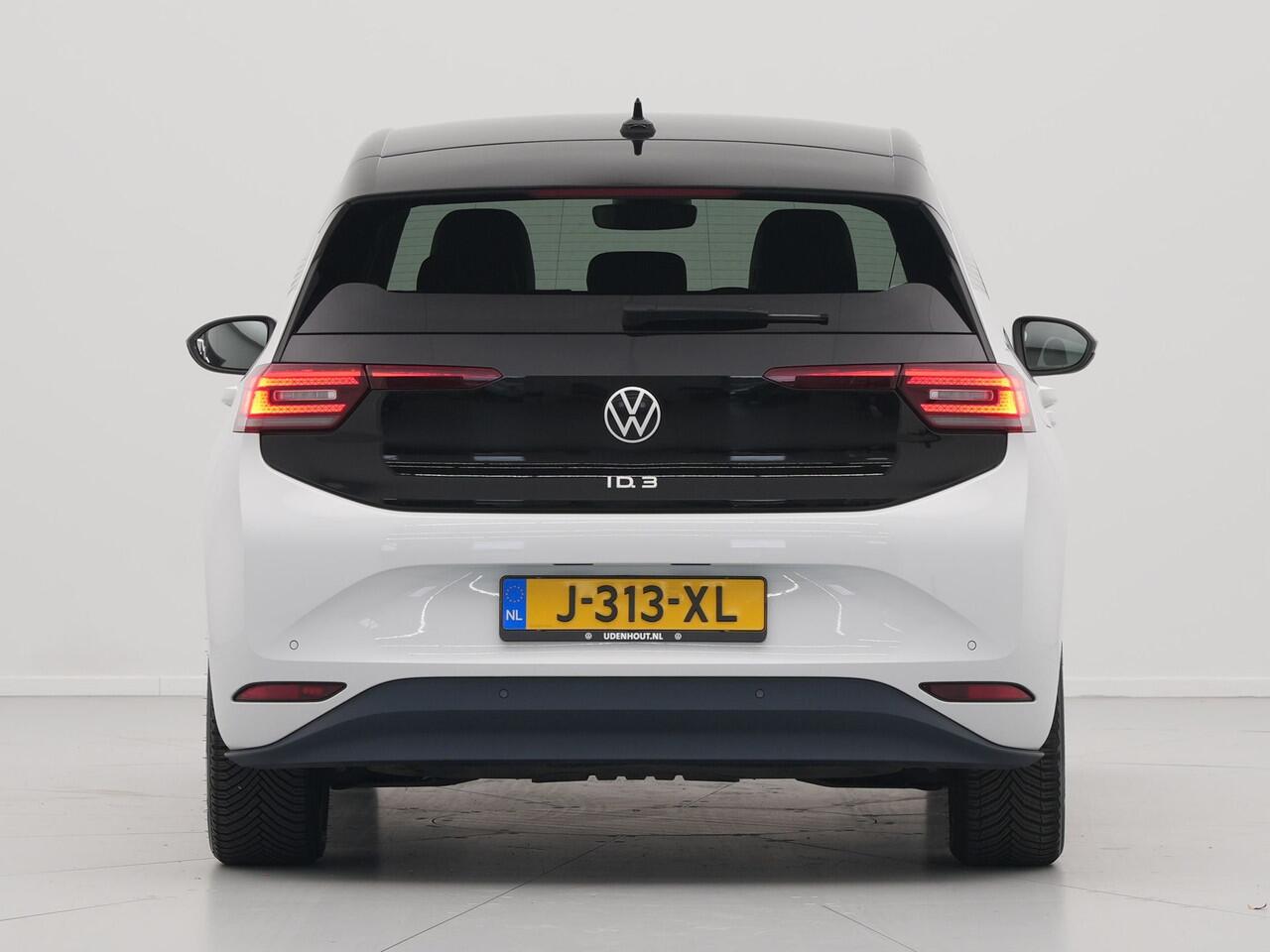 Volkswagen ID.3 First Plus 58 kWh 204pk Navigatie Camera Acc Stoelverwarming Carplay 049