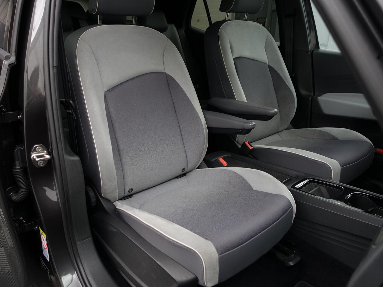 Volkswagen ID.3 First Plus 58 kWh Aut- Stuur/Stoelverwarming, CarPlay, Sfeerverlichting, Ada Cruise, Standkachel, Xenon led, Dynamic Select