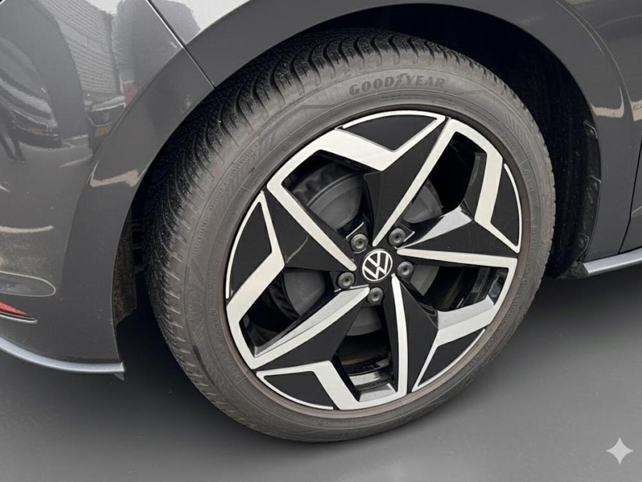 Volkswagen ID.3 First Plus 58 kWh 204PK | Climate control | Achteruitrijcamera | Stoelverwarming |