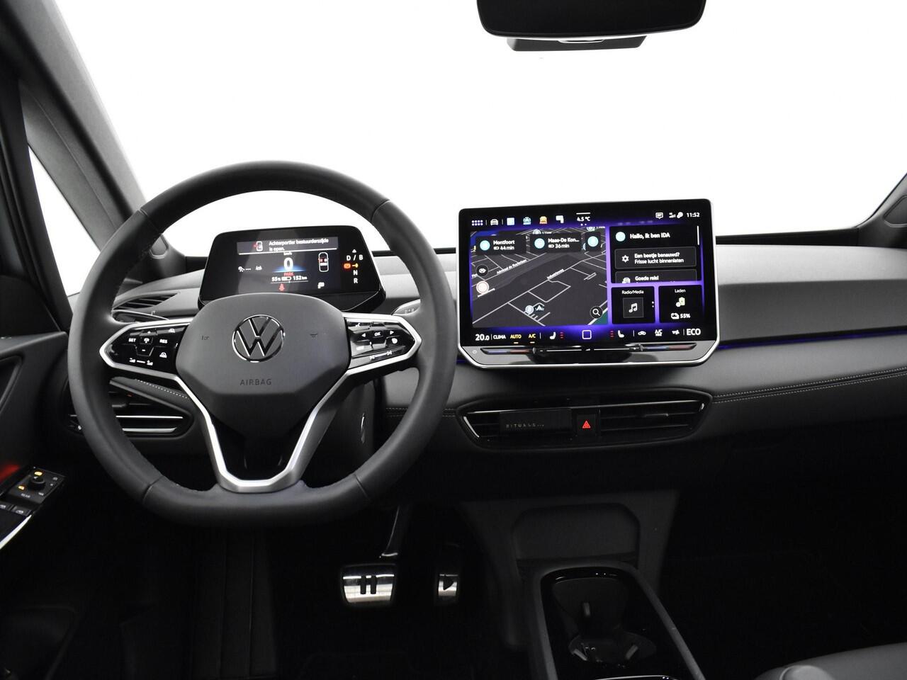 Volkswagen ID.3 Pure Oranje Edition 52kWh |125 kW/170pk Volkswagen ID.3 Pure Oranje Edition 52 kWh |125 kW / 170 pk H | 18" LM velgen met All-season banden | Lederen bekleding | Getint glas |