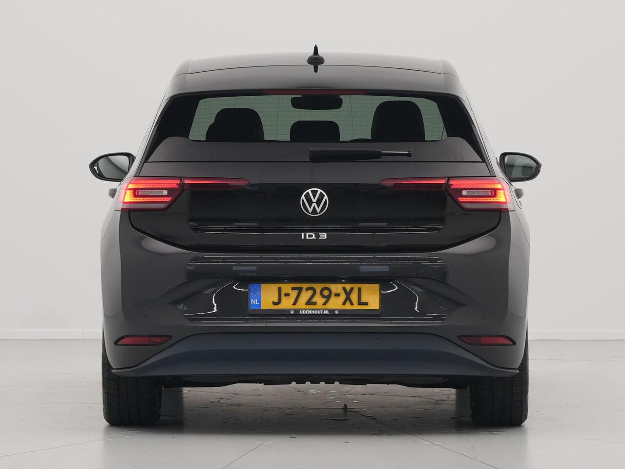 Volkswagen ID.3 First Plus 58 kWh 204pk Navigatie Camera Stoel/Stuurverwarming Carplay Pdc 2 Gereserveerd VDU lease Jacques Hulsman
