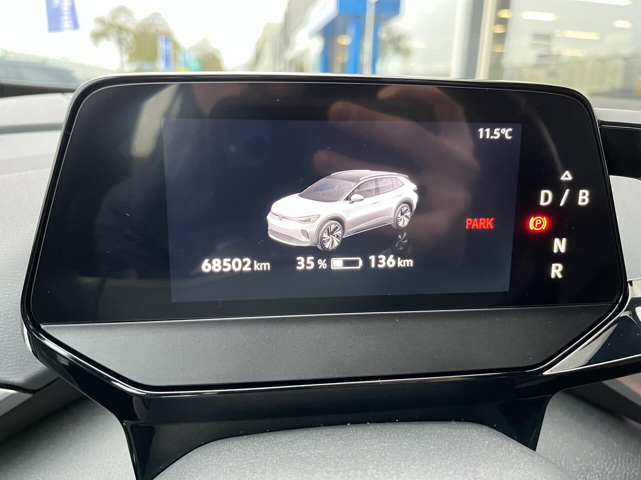 Volkswagen ID.4 Life 77 kWh / WARMTEPOMP/ PARK. SENSOREN/ APP CONNECT/ STOELVERWARM./ GETINT GLAS/ 19" LMV