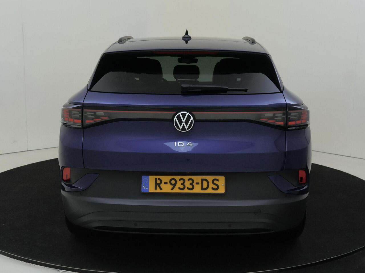Volkswagen ID.4 Pure 52 kWh | SoH 91% | Trekhaak | Keyless | Achteruitrijcamera | Parkeersensoren | 3-zone airco | Stoel- en stuurwielverwarming | Adaptieve cruise control | CarPlay |