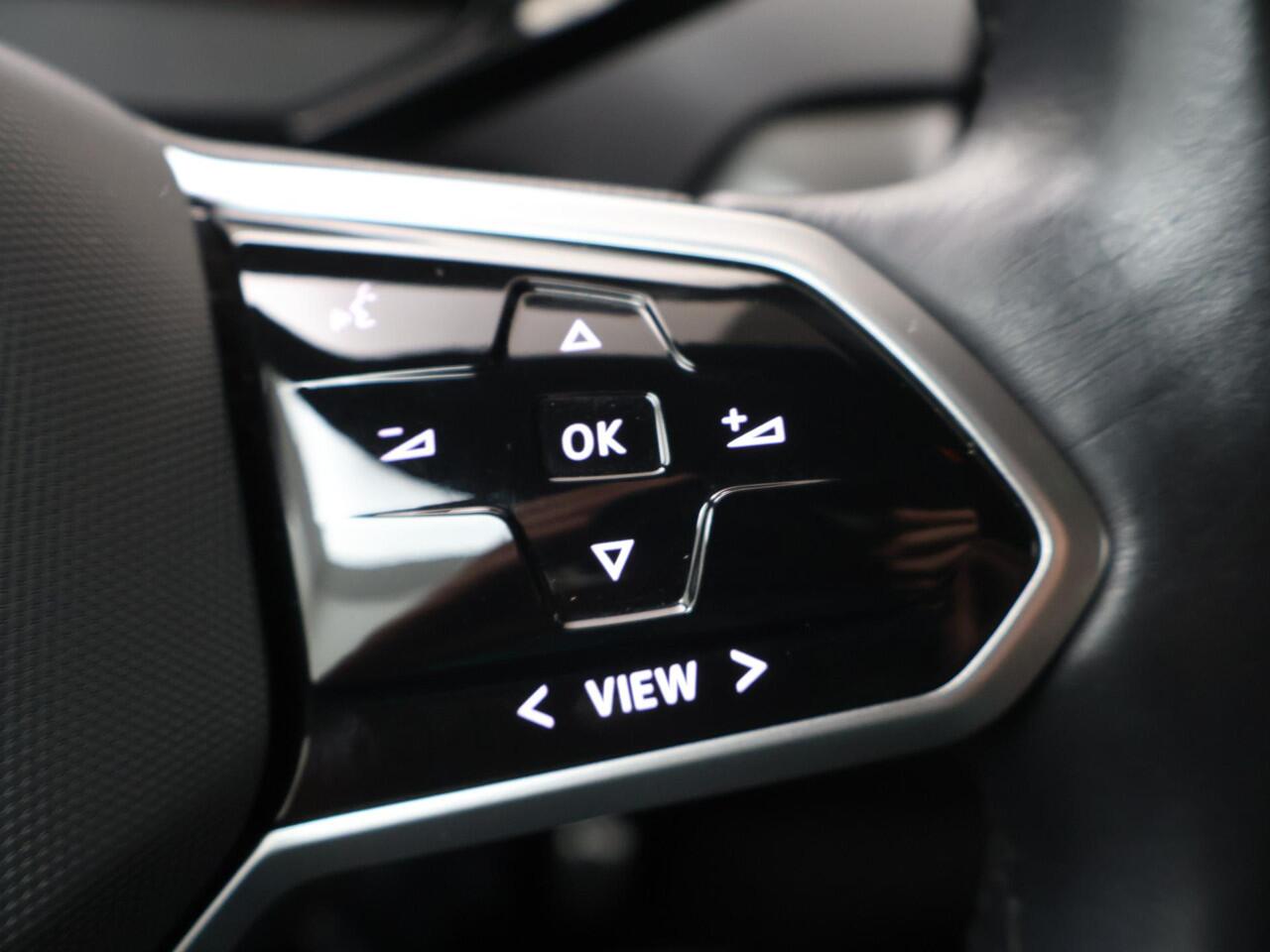 Volkswagen ID.4 Business 77 kWh | 204 PK | Warmtepomp | 20" LM velgen | Navigatiesysteem | Adaptive cruise control |