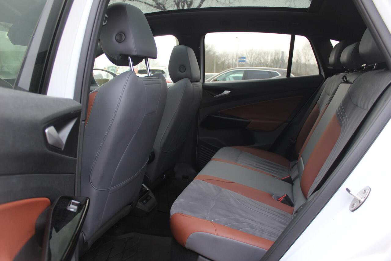 Volkswagen ID.4 Max 77 kWh / SOH 90,1% / Full option! / warmtepomp/ Panoramadak / Camera / Head-up / Keyless / 20'' / ACC / Dodehoek / Elektr. stoelen / Massage / Navigatie / Stuurverwarming