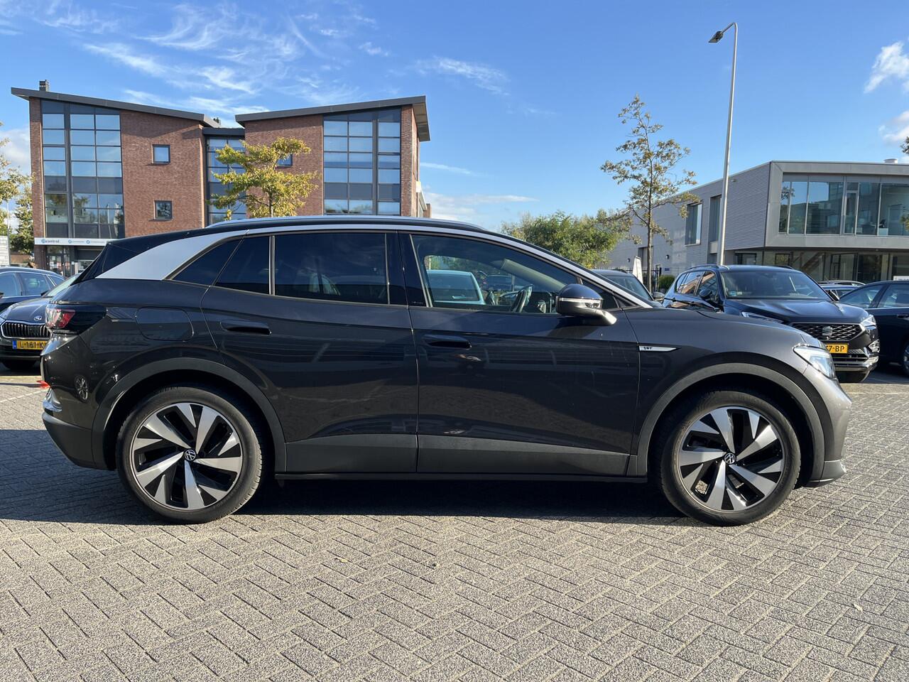 Volkswagen ID.4 First 77 kWh 204pk Navigatie / 20"LM Velgen / Camera / Parkeersensoren / Leder-Alcantara Accu state of health = 87%