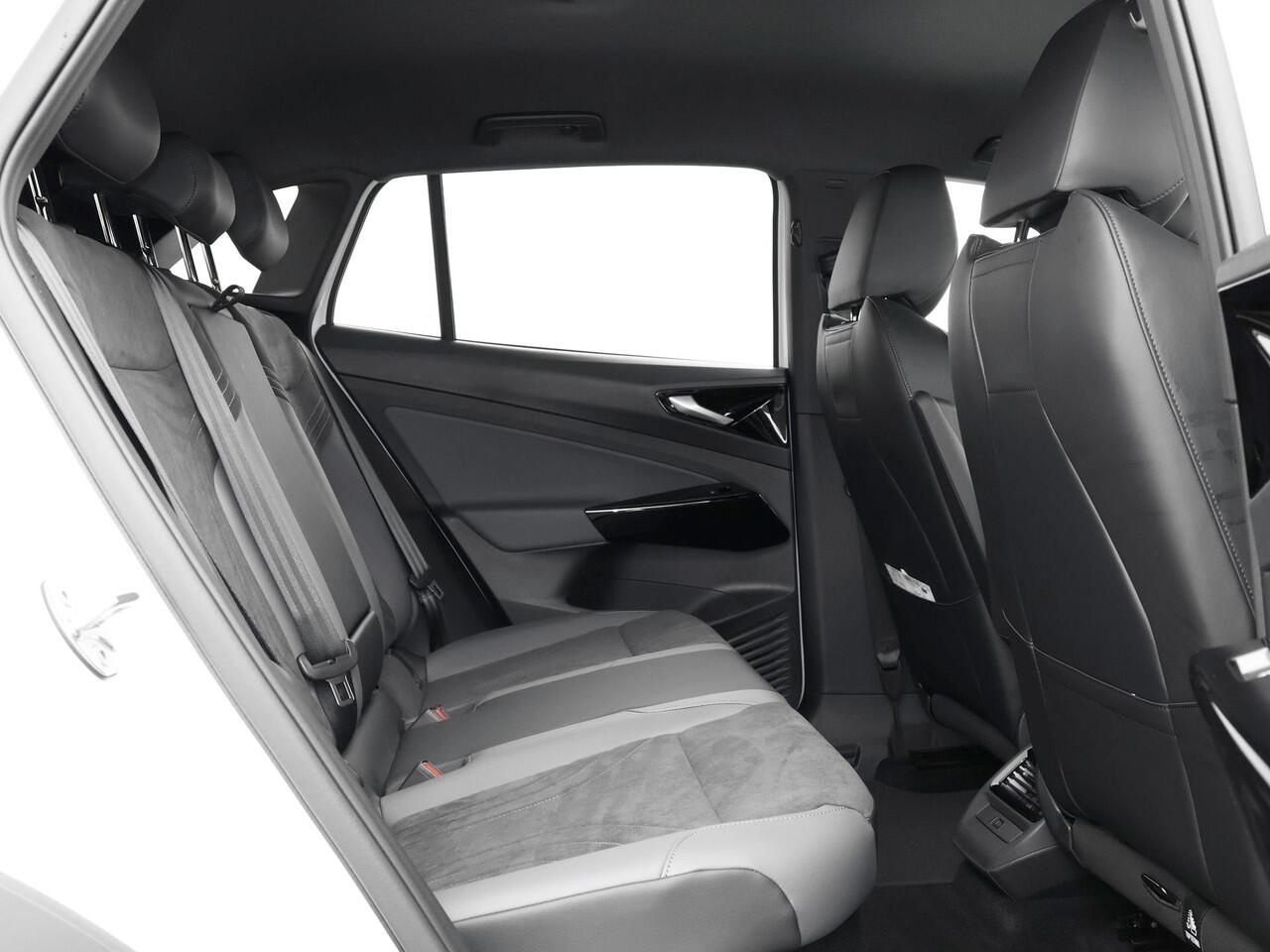 Volkswagen ID.4 Limited Edition 52 kWh accu 170 pk · Draadloze telefoonlader · Achteruitrijcamera ·