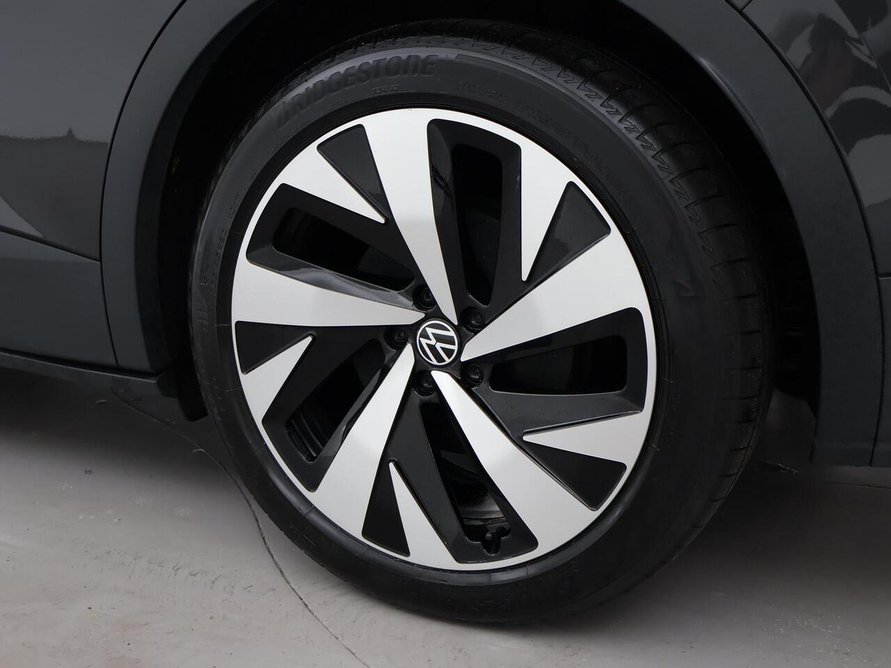 Volkswagen ID.4 First 77 kWh 1st EDITION + WEGKL. TREKHAAK | 20 INCH | CAMERA | STOELVERW. | APPLE CARPLAY