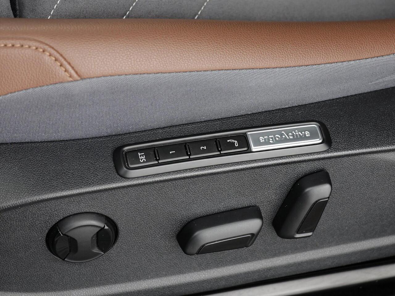 Volkswagen ID.4 204pk Max 77 kWh · Warmtepomp · Panoramadak · 360 Camera · Elek. Trekhaak · Elek. Achterklep · 21'' Inch ·