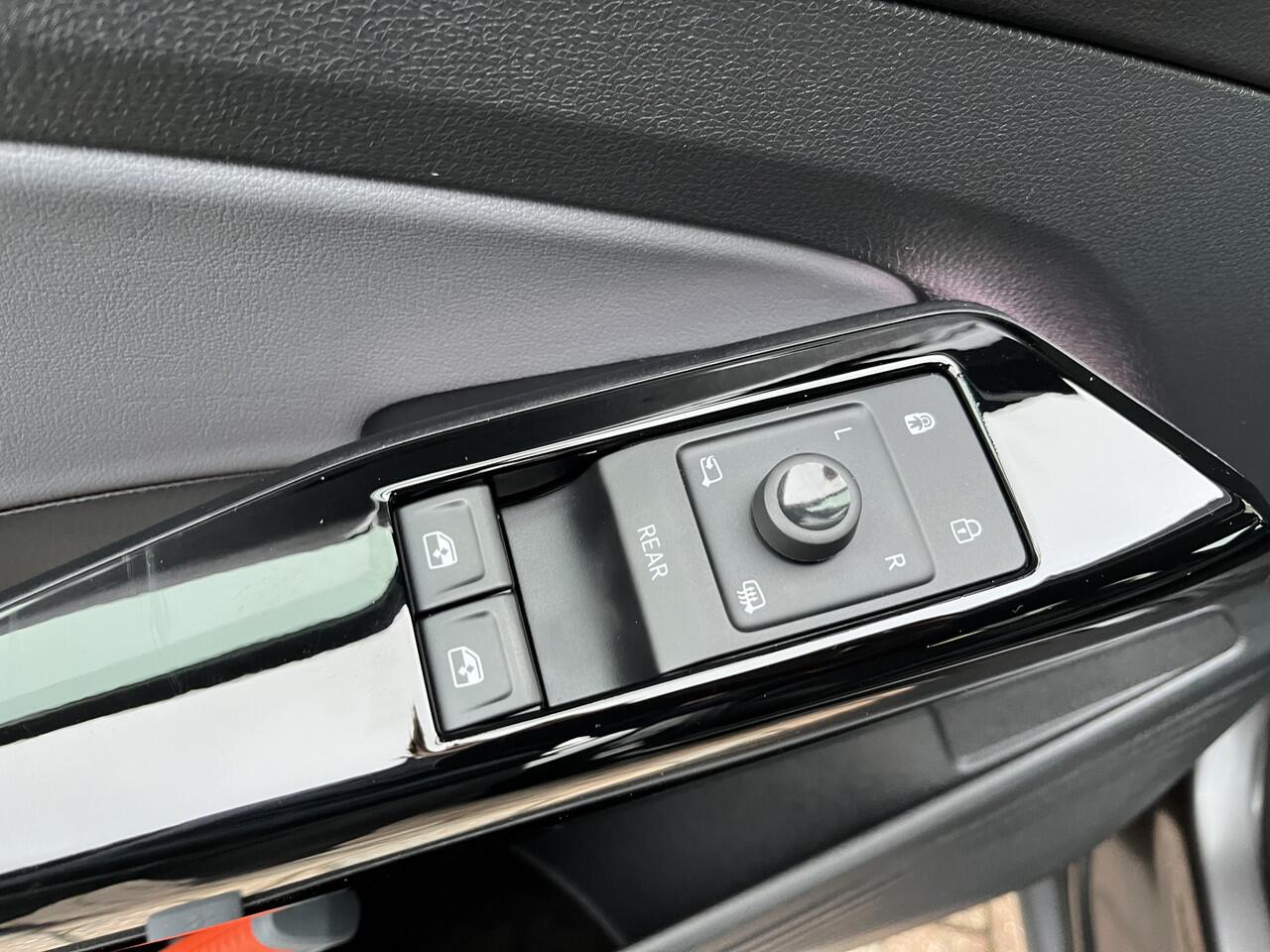 Volkswagen ID.4 Life 77 kWh / WARMTEPOMP/ PARK. SENSOREN/ APP CONNECT/ STOELVERWARM./ GETINT GLAS/ 19" LMV