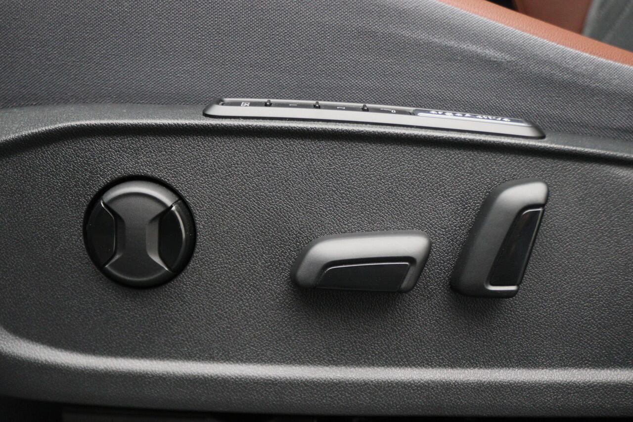 Volkswagen ID.4 First Max 77 kWh Panoramadak, Head-Up, 360° Camera, Travel Assist, Memory, Sfeerverlichting, 21"