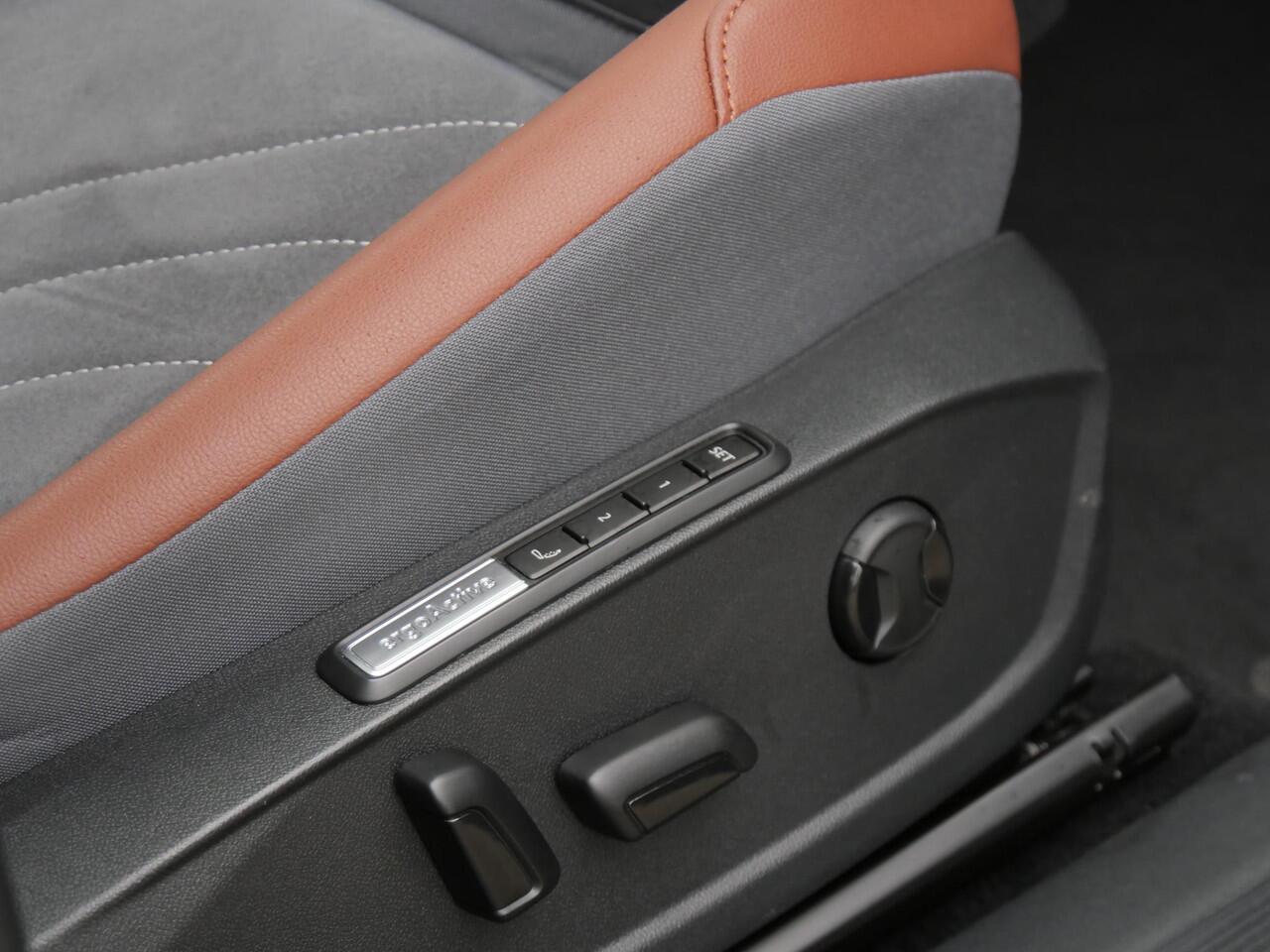 Volkswagen ID.4 1ST MAX 77kWh/ PANORAMADAK/ 360°CAMERA/ WARMTEPOMP/ ELEKT. KLEP/ HEAD-UP/ ERGO STOELEN