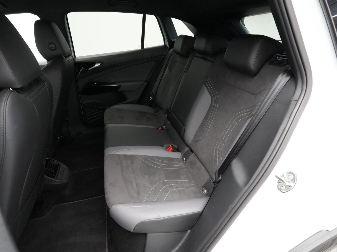 Volkswagen ID.4 Pro Business 286pk 77 kWh Camera Navigatie Stoel/Stuurverwarming Acc Carplay