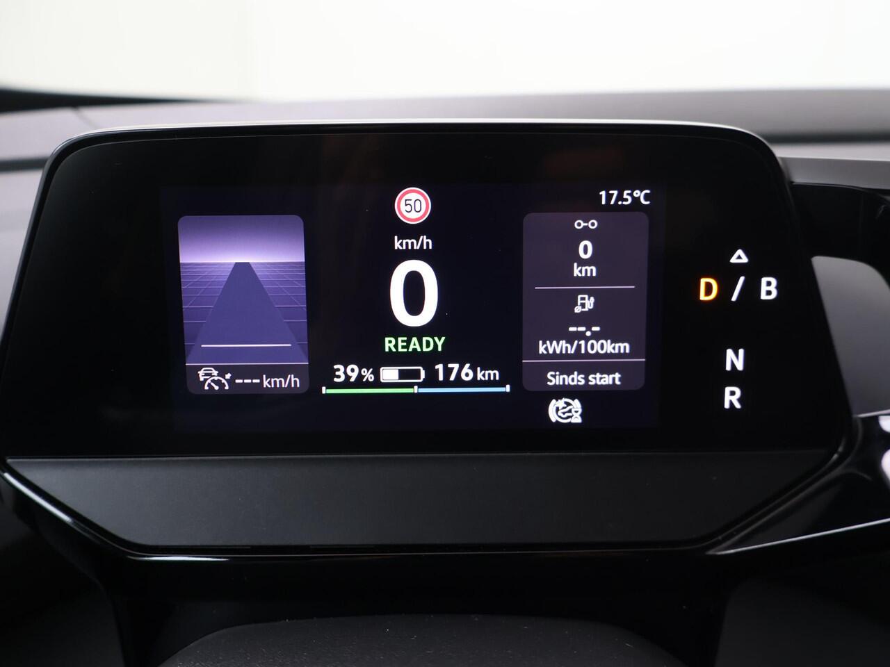 Volkswagen ID.4 Business 77 kWh | 204 PK | Warmtepomp | 20" LM velgen | Navigatiesysteem | Adaptive cruise control |