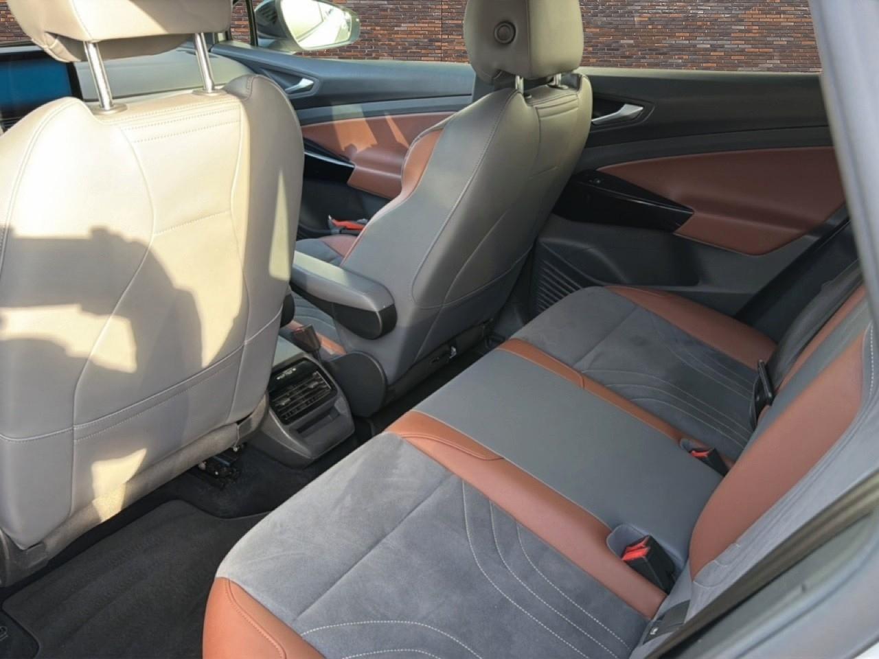 Volkswagen ID.4 First 77 kWh 20"LMV LEDER NAVI LED