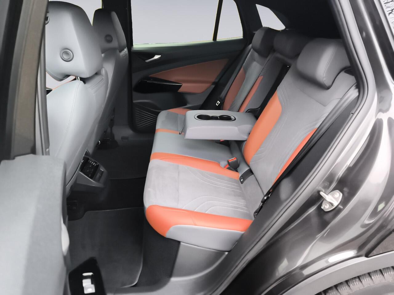 Volkswagen ID.4 First 77 kWh 3-Fase 2e-Eig. Keurig-Onderh. BOVAG-Garantie. NL-Auto.