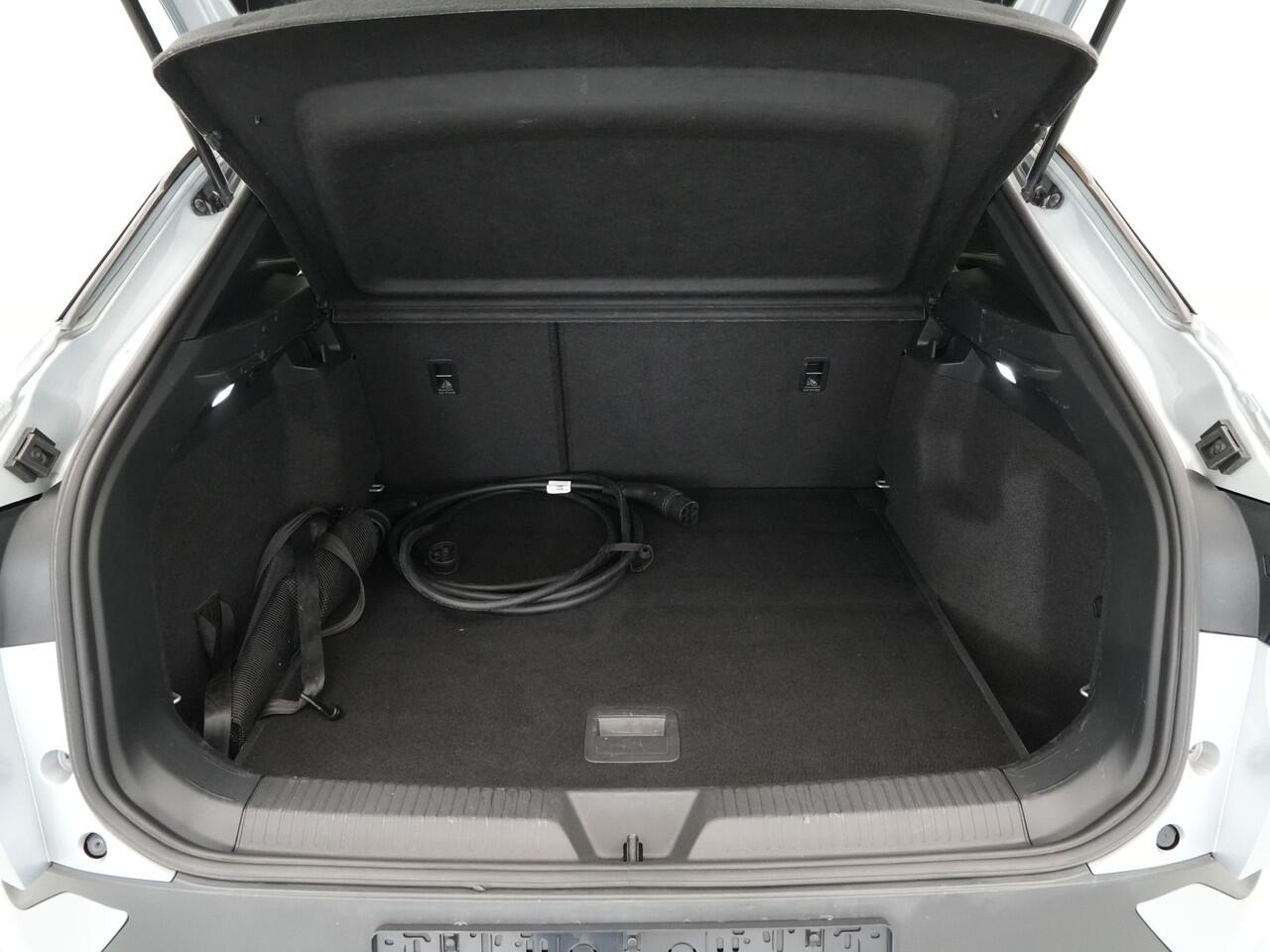 Volkswagen ID.4 Pure 52 kWh Panorama Matrix Led Stoelverwarming Warmtepomp Carplay Navigatie