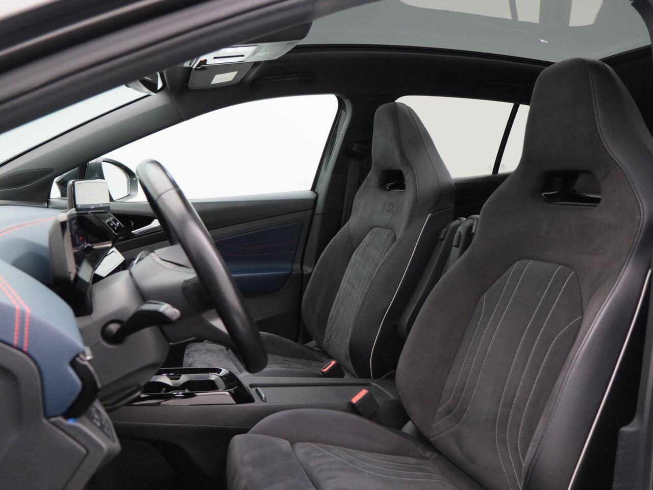 Volkswagen ID.4 GTX 4Motion 77 kWh 300 Pk | Head-Up | Panoramadak | Warmtepomp | Geheugenstoelen | Adaptive Cruise | Rondomzicht camera | 20 Inch | 96.714 Km