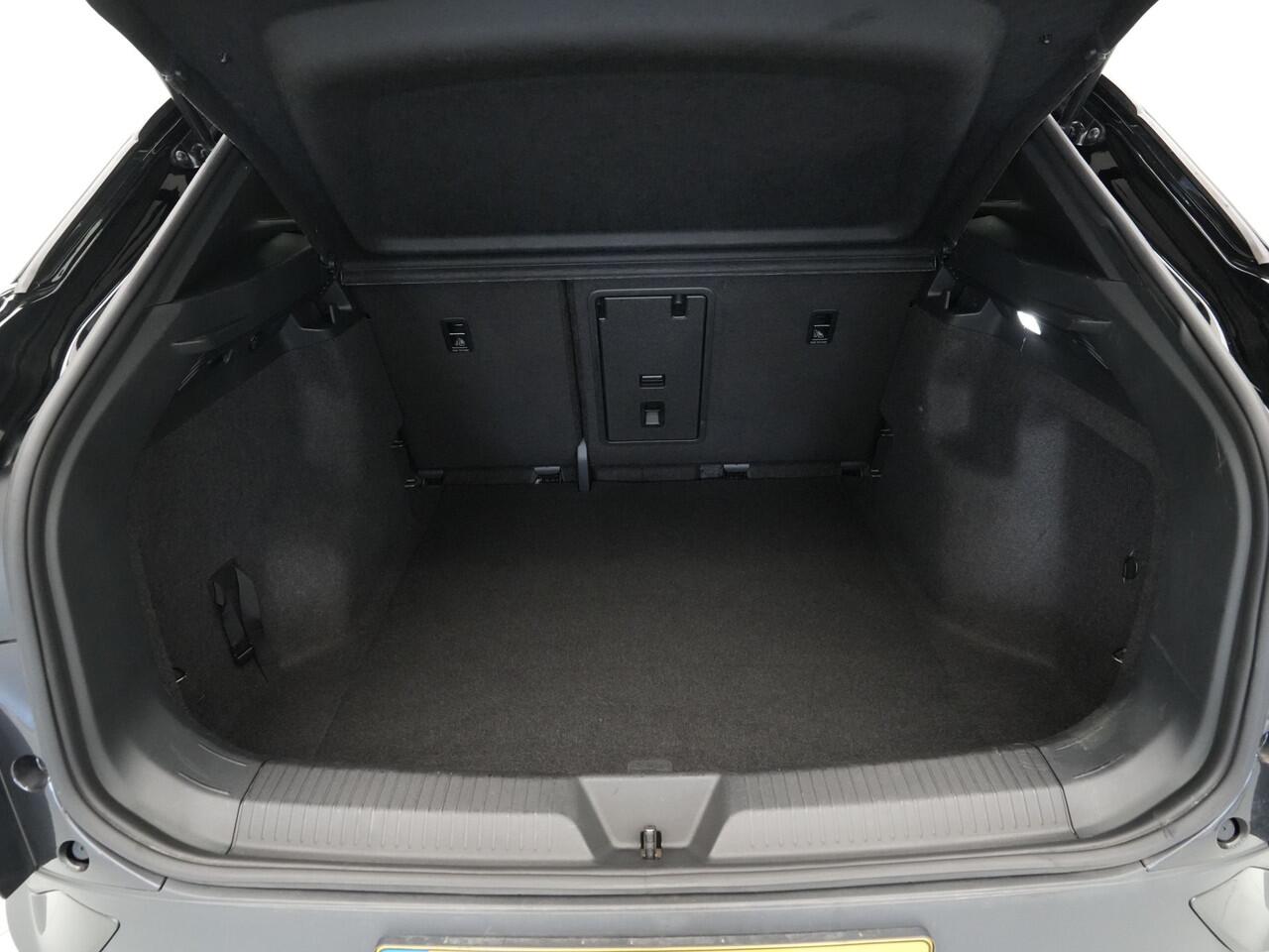 Volkswagen ID.4 First 77 kWh 204pk Navigatie Camera Stoelverwarming Acc demo JB