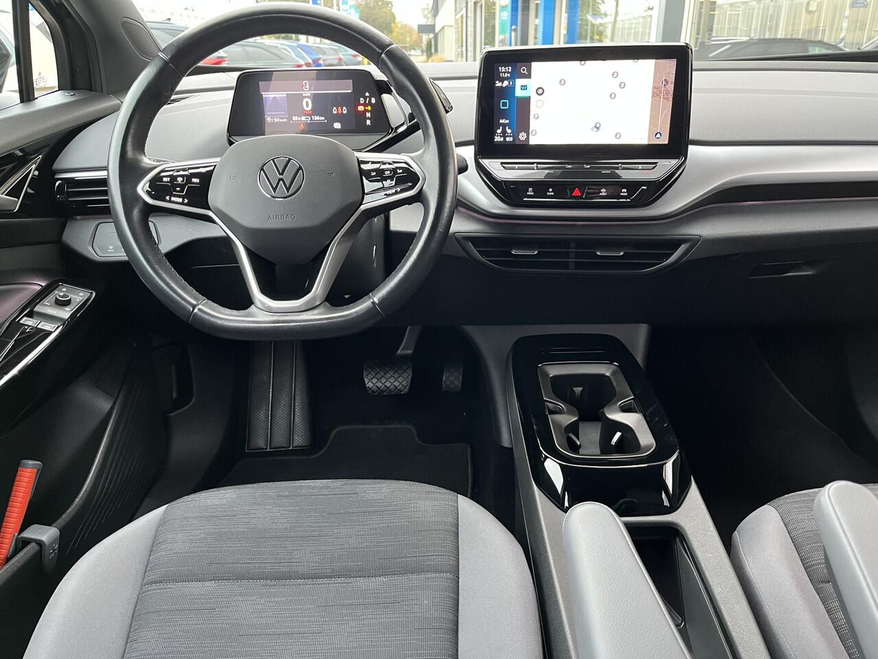 Volkswagen ID.4 Life 77 kWh / WARMTEPOMP/ PARK. SENSOREN/ APP CONNECT/ STOELVERWARM./ GETINT GLAS/ 19" LMV
