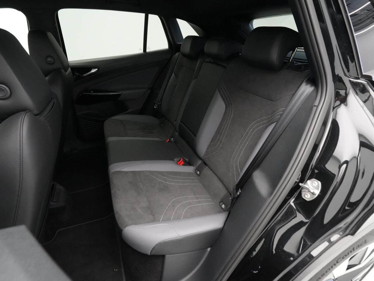 Volkswagen ID.4 Pro Business 77 kWh Navigatie Camera Stoel/Stuurverwarming Acc Carplay 300