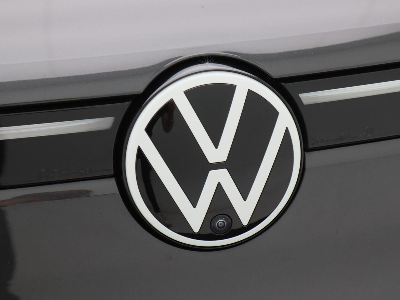 Volkswagen ID.4 First Max 77 kWh 205 Pk Automaat | Panoramadak | 360 Camera | Sensoren | Elektrische Achterklep | Elektrische Stoelen Voor | LED | Stoel Verwarming | 21 Inch