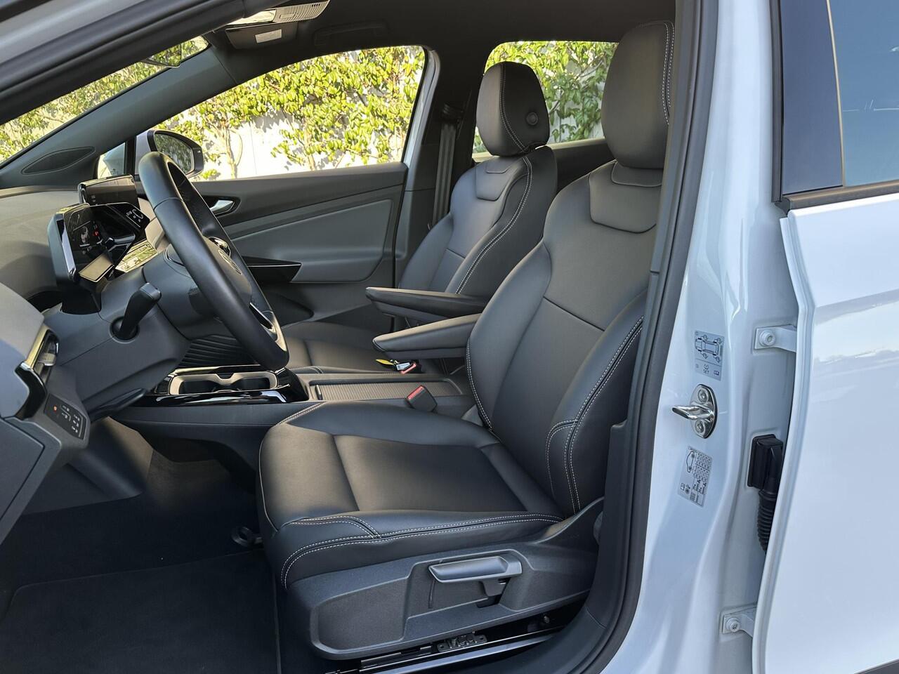 Volkswagen ID.4 52kwh Pure // Leder