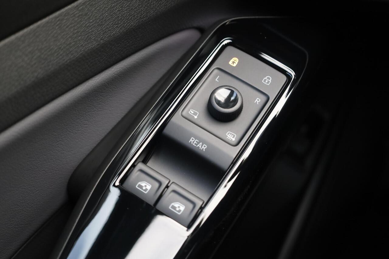 Volkswagen ID.4 Pro Business 77 kWh 286PK / 210kW, LED Matrix (IQ.Lights), keyless entry, achteruitrijcamera (rear view), parkeersensoren voor en achter (pdc), navigatie, Apple Carplay / Android Auto, sfeerverlichting, elektrisch verstel-, verwarm- en inklapbare buitensp