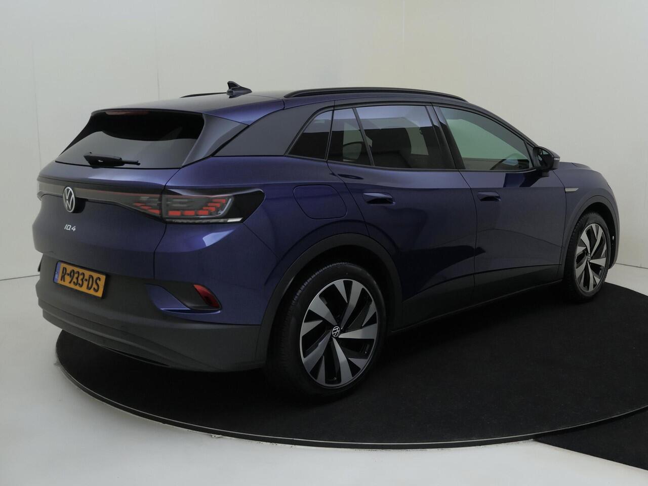 Volkswagen ID.4 Pure 52 kWh | Trekhaak | Keyless | Achteruitrijcamera | Parkeersensoren | 3-zone airco | Stoel- en stuurwielverwarming | Adaptieve cruise control | CarPlay |