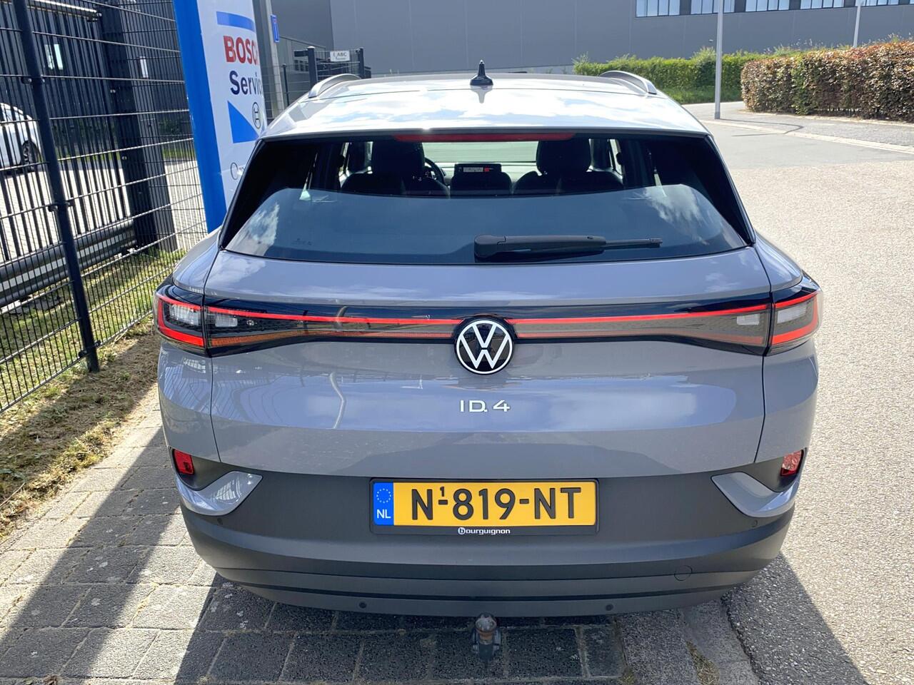 Volkswagen ID.4 Pro 77 kWh (WLTP 528km) met o.a. trekhaak, navigatie, LED, 19", allseason, etc.