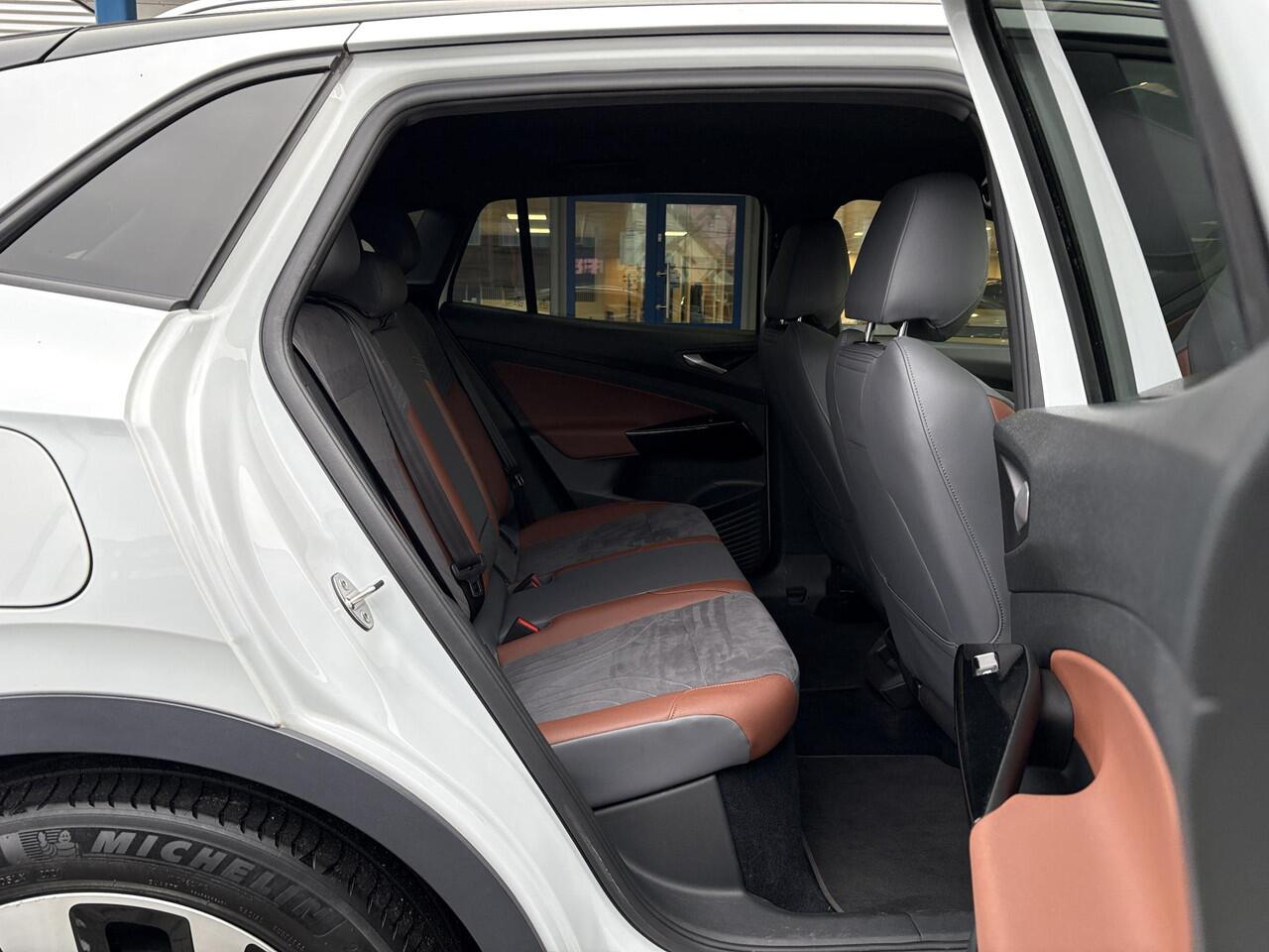 Volkswagen ID.4 Max 77 kWh | 92% SoH | Wegklapbare Trekhaak | Stoel-, Stuur- & Voorruitverwarming | Adaptive cruise control | Camera